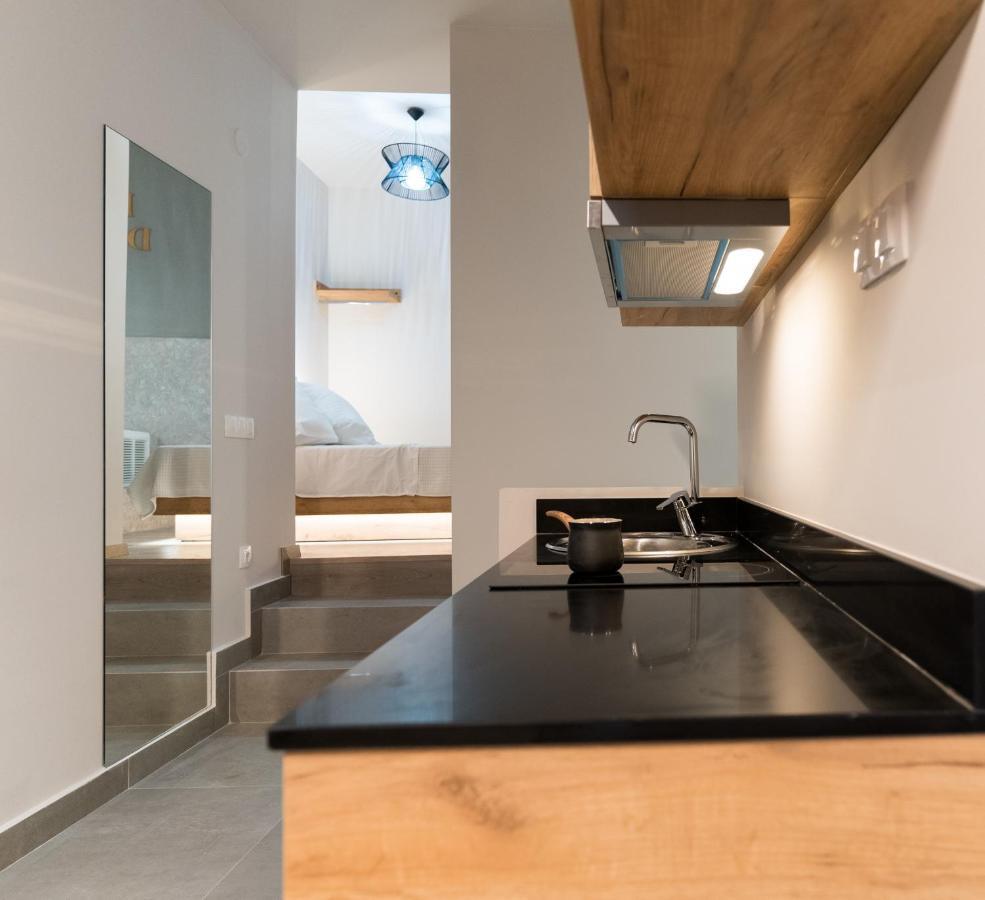 Jacuzzi Suite Piazza Dei Leoni كاندية المظهر الخارجي الصورة